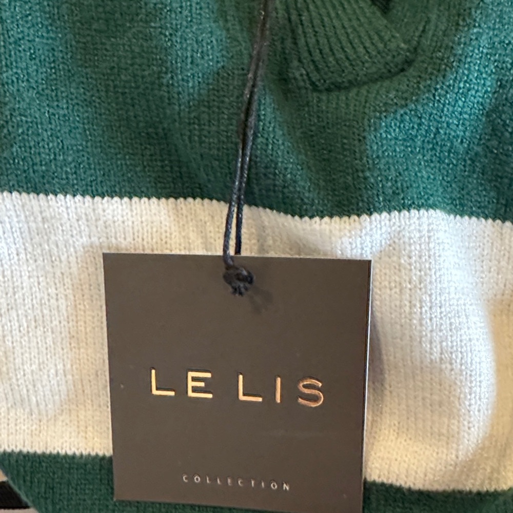 Le Lis Collection Forest Green and White V-Neck Collared Sweater - Picture 5 of 5